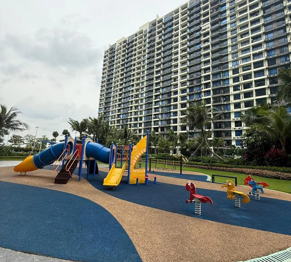 2R2B Central Park Laman Damai - 6 Pax Apartment Johor Bahru