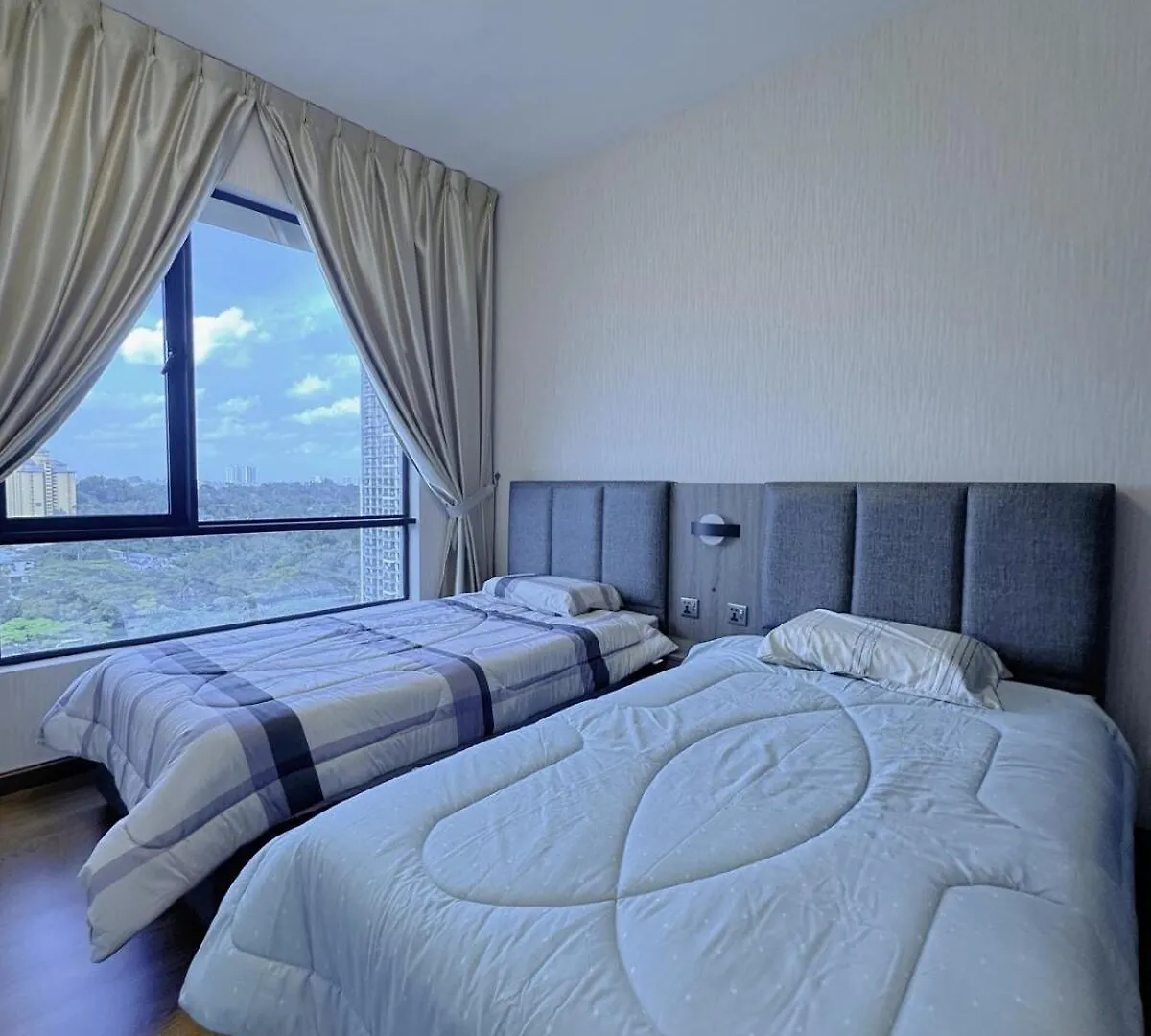 2R2B Central Park Laman Damai - 6 Pax Apartment Johor Bahru Malaysia