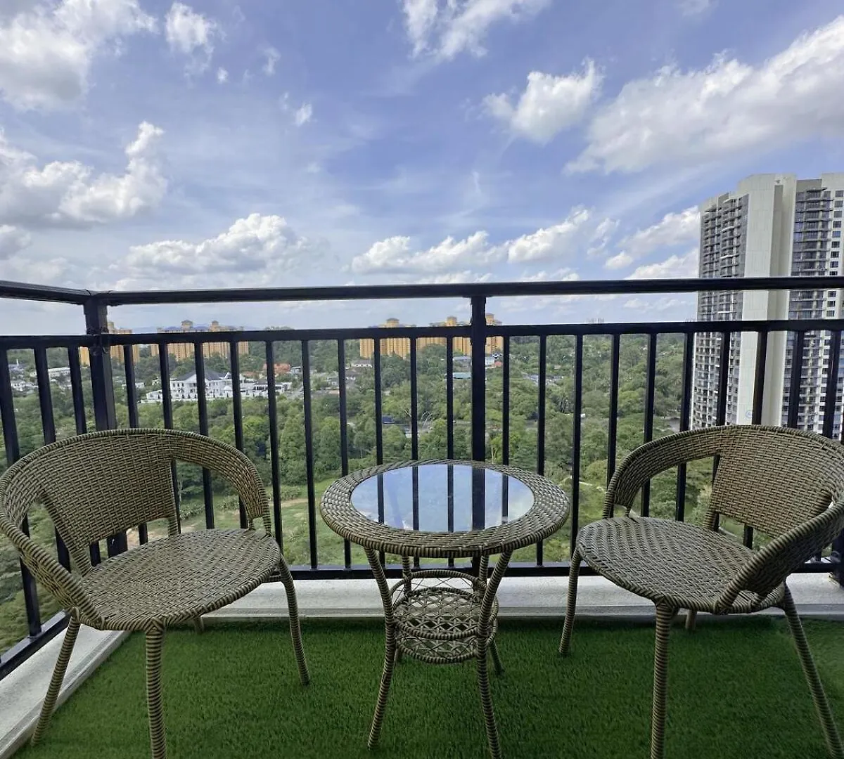 2R2B Central Park Laman Damai - 6 Pax Apartment Johor Bahru