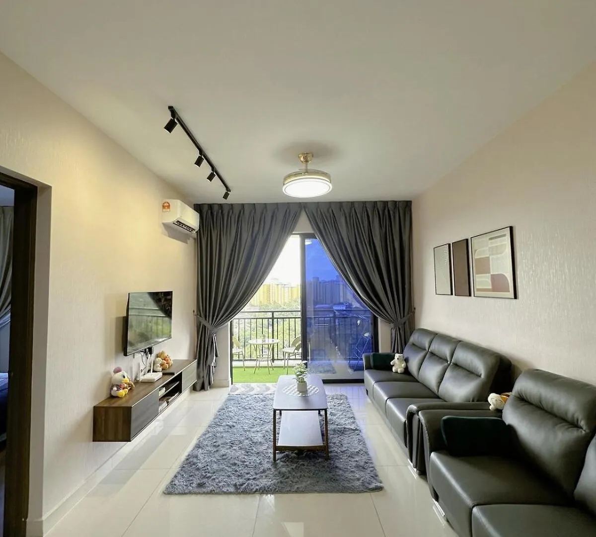 2R2B Central Park Laman Damai - 6 Pax Apartment Johor Bahru